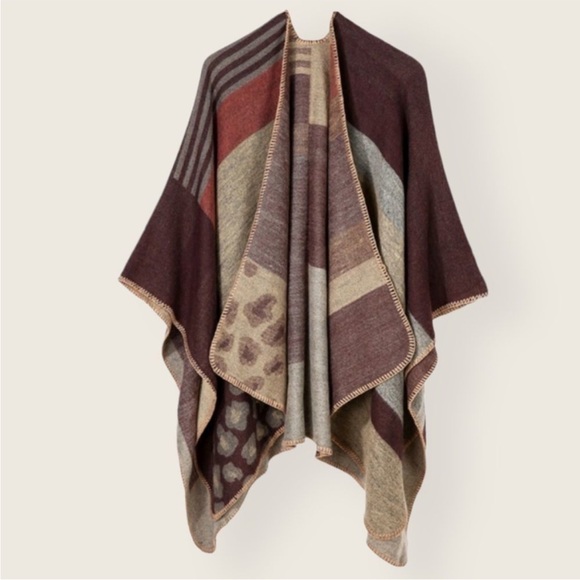 Animal print poncho shawl in coffee leopard combo. NIB - Picture 4 of 7